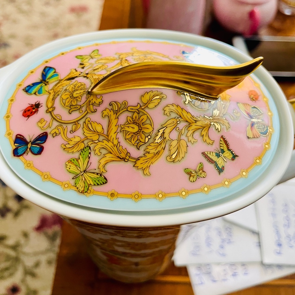 VERSACE BY ROSENTHAL LE JARDIN COFFEE POT WITH LID NWT, PERFECT CONDITION.